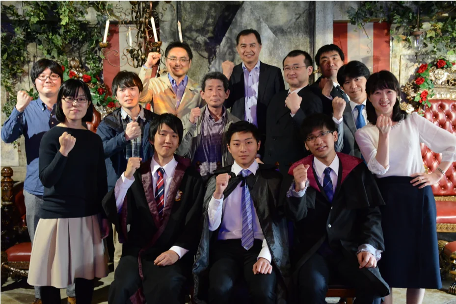 新入社員と参加した先輩社員の集合写真